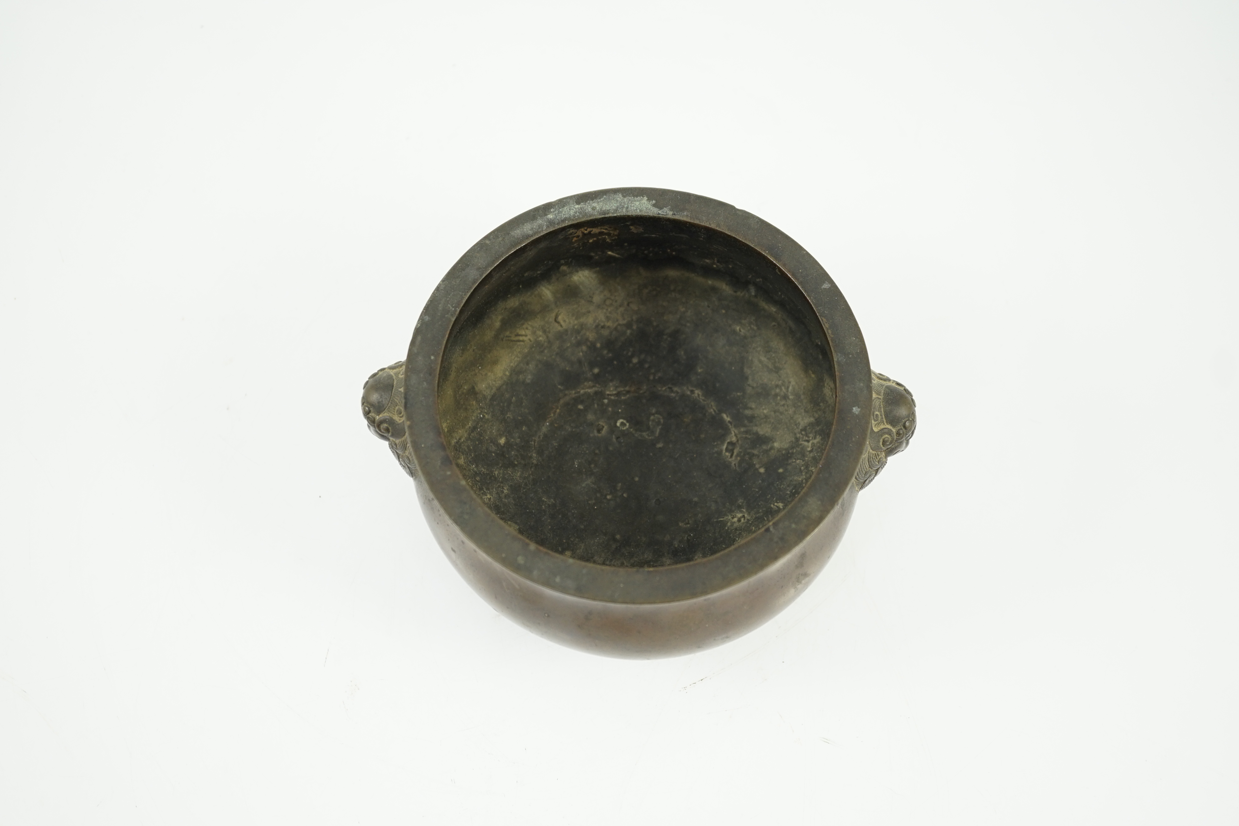 A Chinese bronze censer, gui, small seal script private mark, 17th/18th century, casting faults to interior